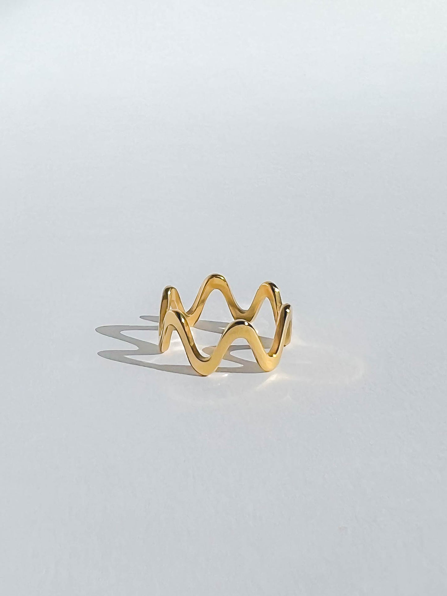 Regular Wave Ring